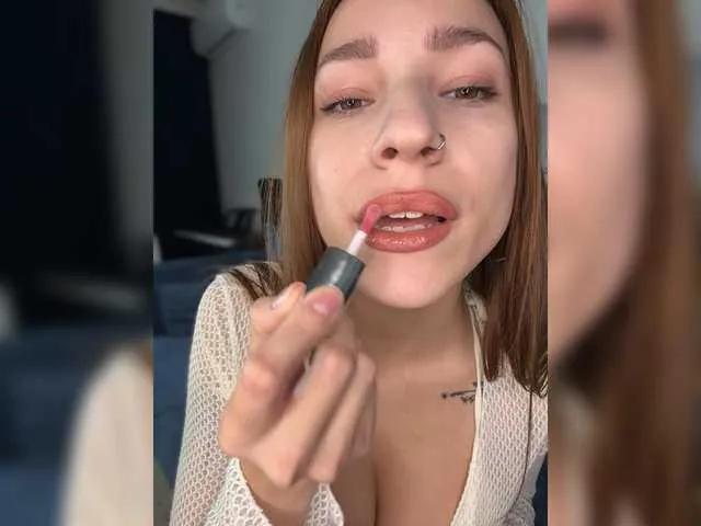 avolood on BongaCams