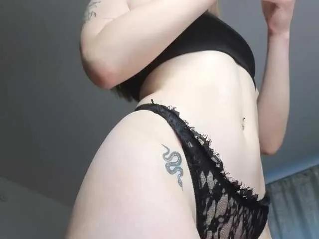 Eva--queen on BongaCams