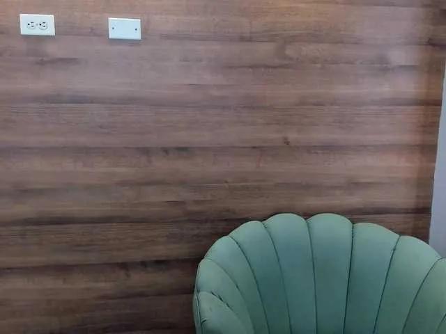 GummyLuv — I am excited by attention, intense looks and words that know how to touch without having to do so. I love when someone takes the time to get to know me, to play with my mind before getting to my body.