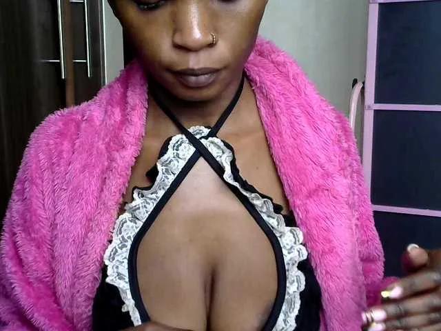 hippyshanice on BongaCams 