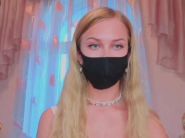 Meeeeow on BongaCams 