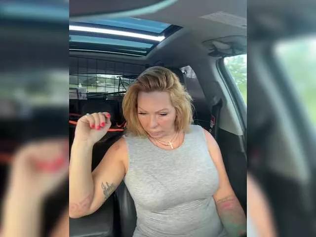 sunnywhite on BongaCams 