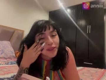 annie_snow_ on Chaturbate 