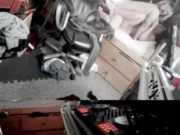 kinkybiguy14 on Chaturbate 