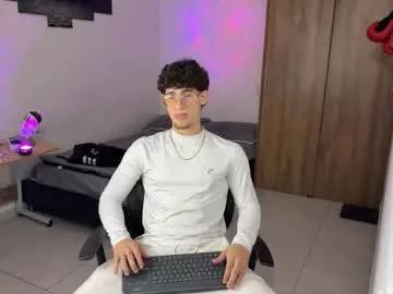 kisan_smith — Flash dick #bigcock #muscle #kind #master #str8 [50 tokens left]