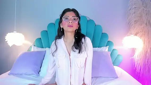 AlassiaHocthner on StripChat 