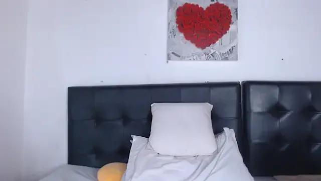 Amara_Red on StripChat 