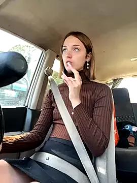 DollyTall on StripChat 