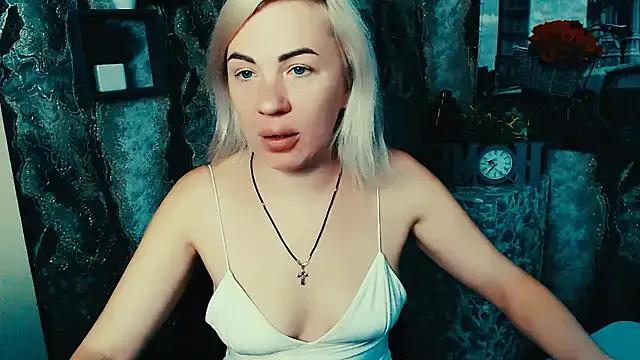 EmmaCat_ on StripChat 