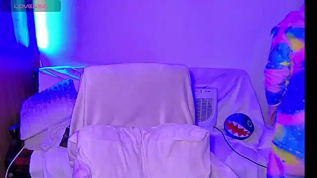 HollyDominic on StripChat 