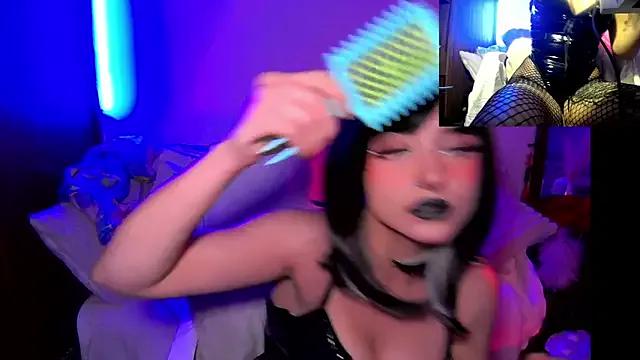 HollyDominic on StripChat 