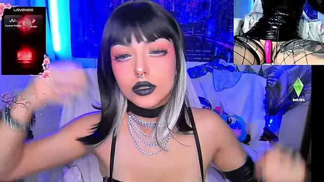 HollyDominic on StripChat 