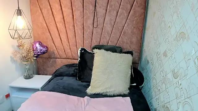 Issa_Milf__ on StripChat 