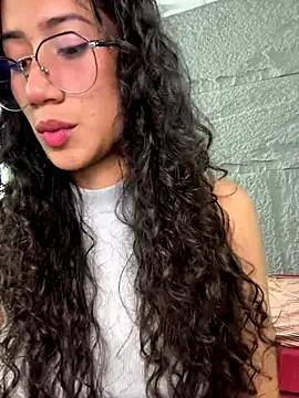 KaitlynLoveCam — PENETRACION+SQUIRT