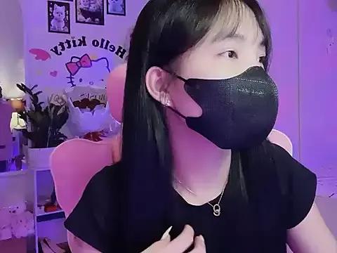 keelinnn19 on StripChat 