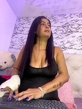 Lili__taylor on StripChat 