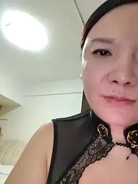 LILYsweetfcup on StripChat 