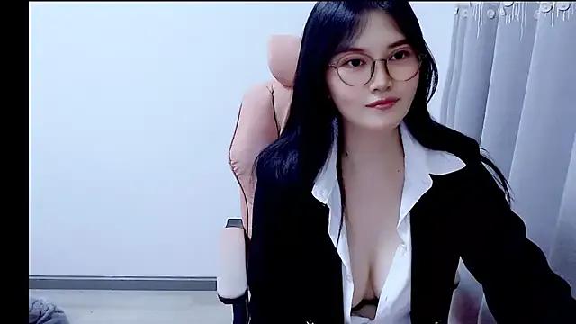 Little-sweet on StripChat 