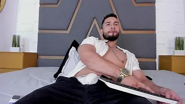 massimofiore_ on StripChat 