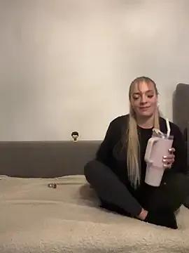 NickyGold_Official on StripChat