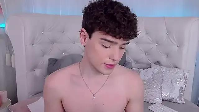 RobbyCharming on StripChat 