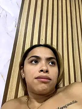 Model SafadinhaquenteW