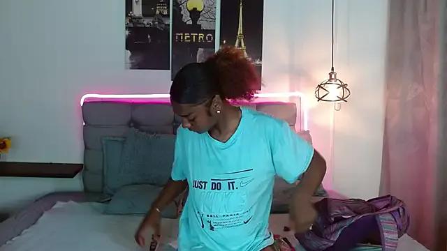 samara_roxx on StripChat 