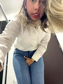 sara_calderon on StripChat 