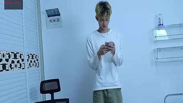 sexyboy-lele on StripChat