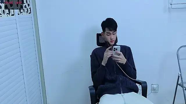 sexyboy-lele on StripChat