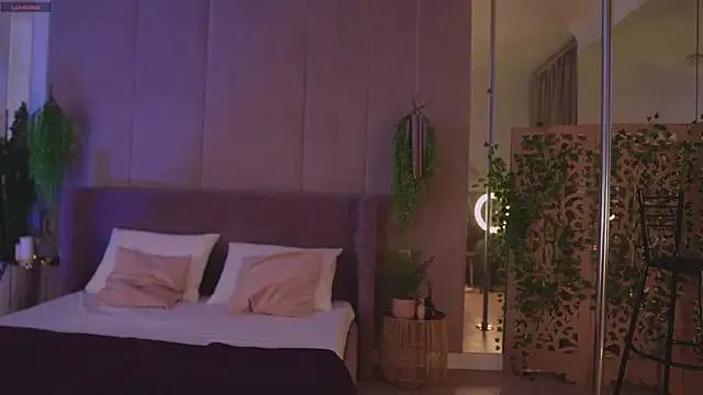 Smiley_Mia — Freechat on StripChat