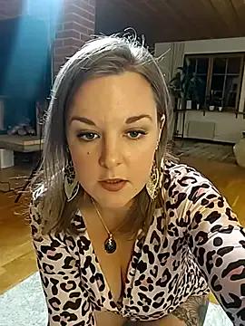 SwedishJennifer — Take tiddies out for the show