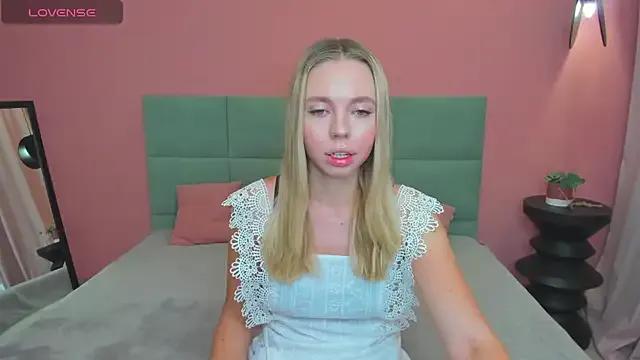 TessaAdorable on StripChat 