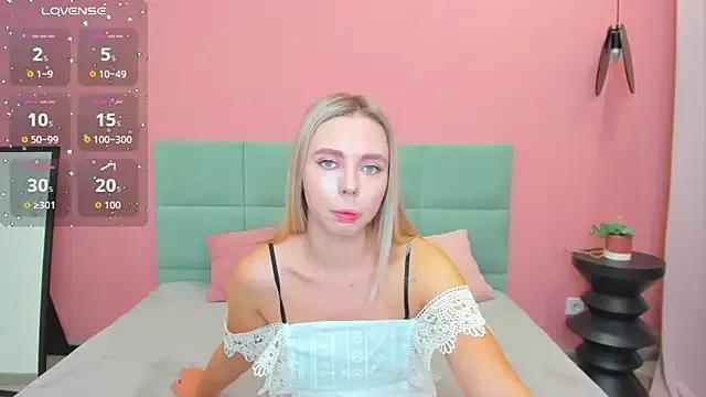 TessaAdorable on StripChat 