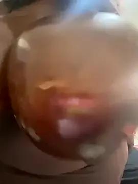 xXXSexyamazon on StripChat 